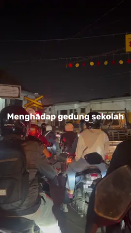 Aku suka kamu ditolak juga tak apa apa ~ “honest man - @JKT48” #liriklagu #honestman #honestmanjkt48 #jkt48edit #jkt48newera #foryou #fyp #lirikjkt48 