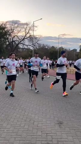 Cuando te encontraste entre las 8mil fotos y videos jajajj Gracias @luz.camara.run  #cordobacapital #42k #5k #cordoba #newbalanceraceseries #maratoncordoba #run #Running #newbalance 