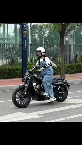 Chân ngắn nhưng vấn mê xe pkl 🤭#xedepgaixinh #ngamgaixinhplus #girlbiker #bikelife #gaixinhmoingay #nutaixexinhdep #xedepmoingay #motorcyclegirl 