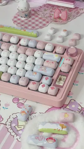 this keycap set is seriously the cutest thing ever!!! 🦊🍒💗 It’s my first time trying MOG profile, and omg I’m obsessed!! Typing on it feels sooo satisfying!! I’ve had my eye on this set for a while now, and I’m super grateful to XVX Channel for sending it over! 🥹💞 keycaps: Fox Party by @XVX Channel keyboard: S75 Pro by @Aula  other deets: ♡ 138 keys ♡ MOG profile ♡ PBT material, dye-sublimated ♡ supports most ANSI layouts: 61 / 64 / 68 / 84 / 87 / 100 / 104 / 108 keys all links are in my bio if you wanna check it out!! 💌🎀 ───୨ৎ─── #keycaps #keycap #keyboard #keyboardasmr #typingasmr #kawaiiaesthetic #kawaii #cutesetup #cute #desksetup #deskorganization #deskdecor #deskgoals #deskaesthetic #setup #pc #pinksetup #cozysetup #cozy #mechanicalkeyboard #customkeyboard 