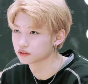 🐥 idk what audios to use ✌🏼 #felix #straykids #kpop #fyp #gif #kpopfyp  