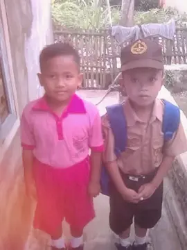 masa kecil #fyp #trending #4u #masakecil #fotobareng #anaksekolah @song_random443 