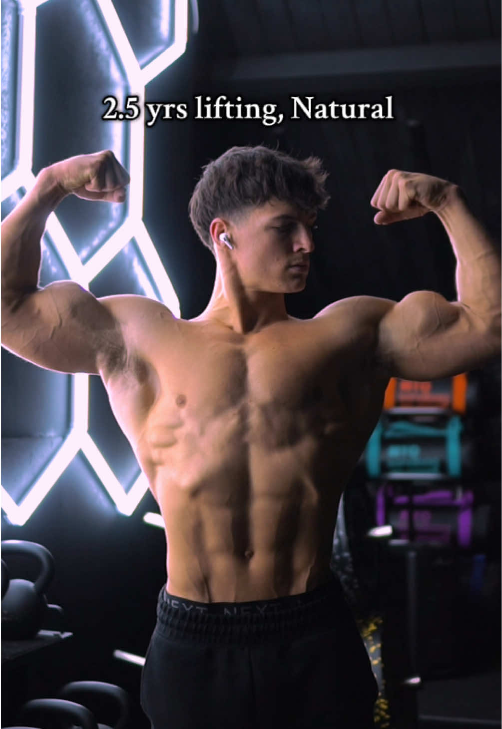 New posing spot unlocked  #gymmotivation #GymTok #natty