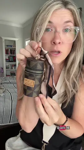 #tiktokshop #tiktokshopfinds #tiktokshopcreatorpicks #dealsforyoudays #tiktokshopdealsforyoudays #tiktokmademebuyit #bagaccessories #lipstickholder 