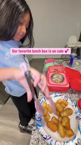 Our favorite lunch box is on sale 💕 This is one of my go to’s when packing my daughters lunch ✨ #daughter #fypシ゚viral #viral #viralvideo 