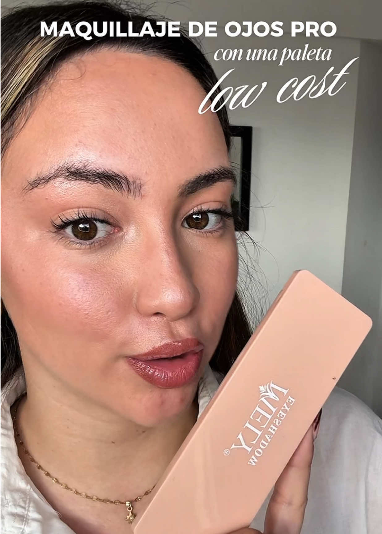 Que sorpresa me llevé con esta paleta de @mely.beauty.ar ✨ La conseguí en @dd2.ar Rosario, en oferta. En la página web de Mely está $$8.000 🔥 SIGUE SIENDO UNA MEGA OFERTA para lo increíble que es esta paleta  #maquillajedeojos #makeuptutorial #eyemakeuplook #maquilladorarosario #mely #melybeauty #paletadesombras 