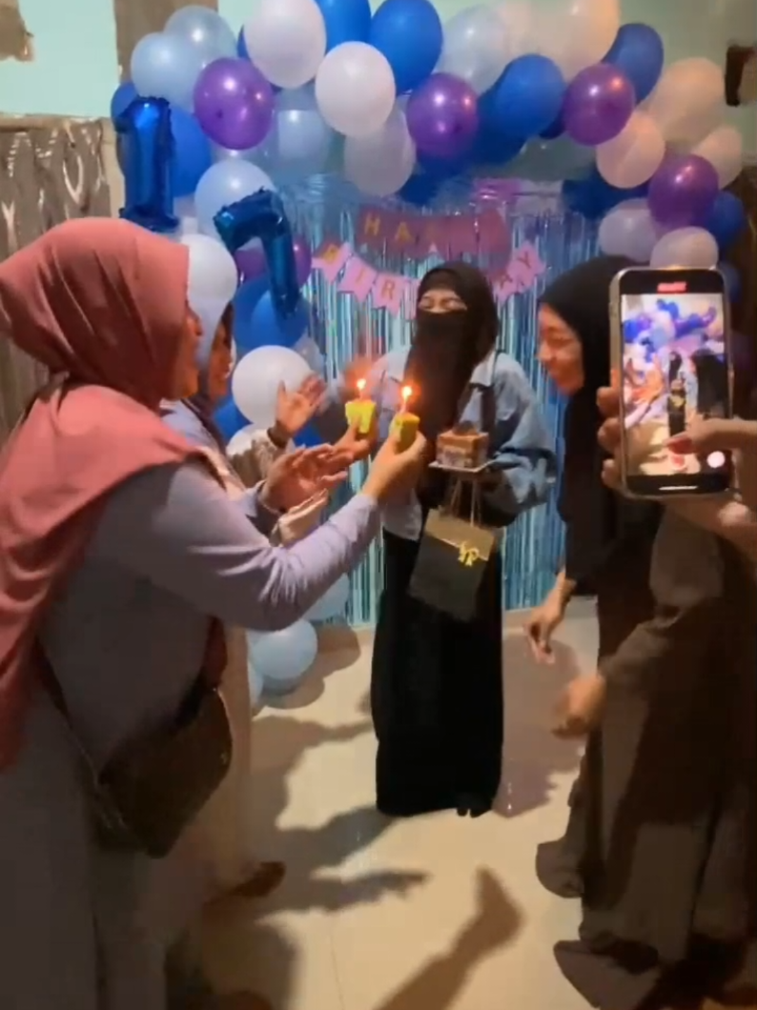Makasihh bangett lohh untukk semunyaa terharuu dehh lihatt nyaa lup lup smuanyaa🙆🏻‍♀️🥹 #fyppppppppppppppppppppppp #ulangtahunku#fyp 