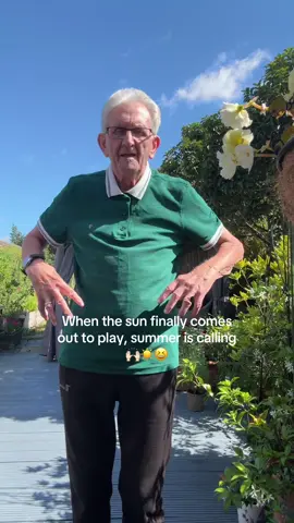 Who else is loving this weather☀️☀️☀️ #fyp #grandad #summeriscoming 