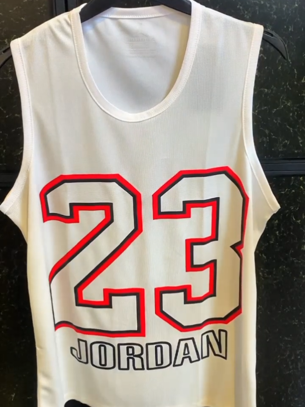 Gym යන හැන්ඩ්සම් කොල්ලොන්ට 😌💜️  〽️ Gym Wear  〽️ Dryfit Material  〽️ Size : S M L XL XXL 〽️ Location : kings clothing,                        Kelanimulla. #fashiontiktok #fashion #srilankanshopping #gymwear #mens #clothing #viraltiktok #viralvideo #viral #kingsclothing 