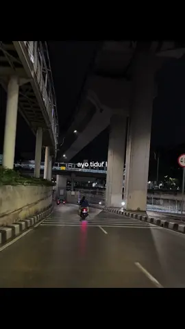 lewat jam berapa? 