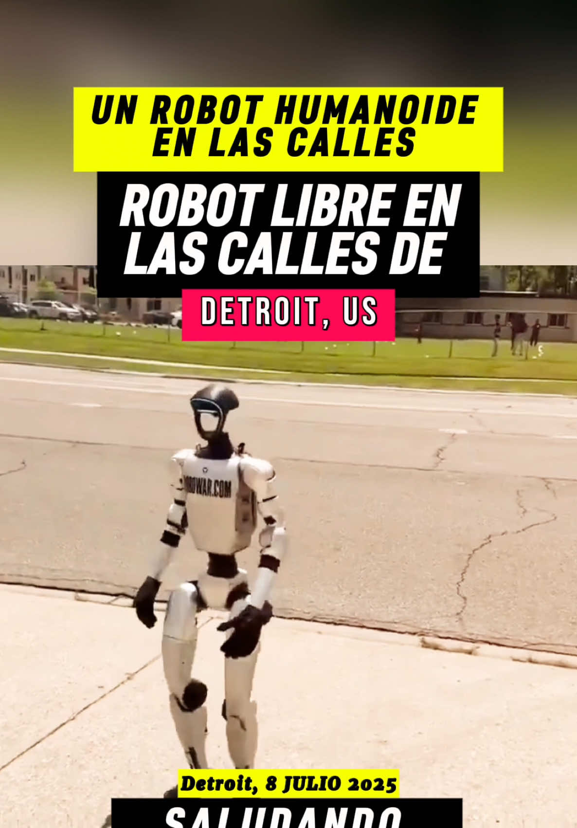 Un robot humanoide fue visto caminando tranquilamente por una calle de #Detroit , estrechando manos a la gente. #usa🇺🇸 
