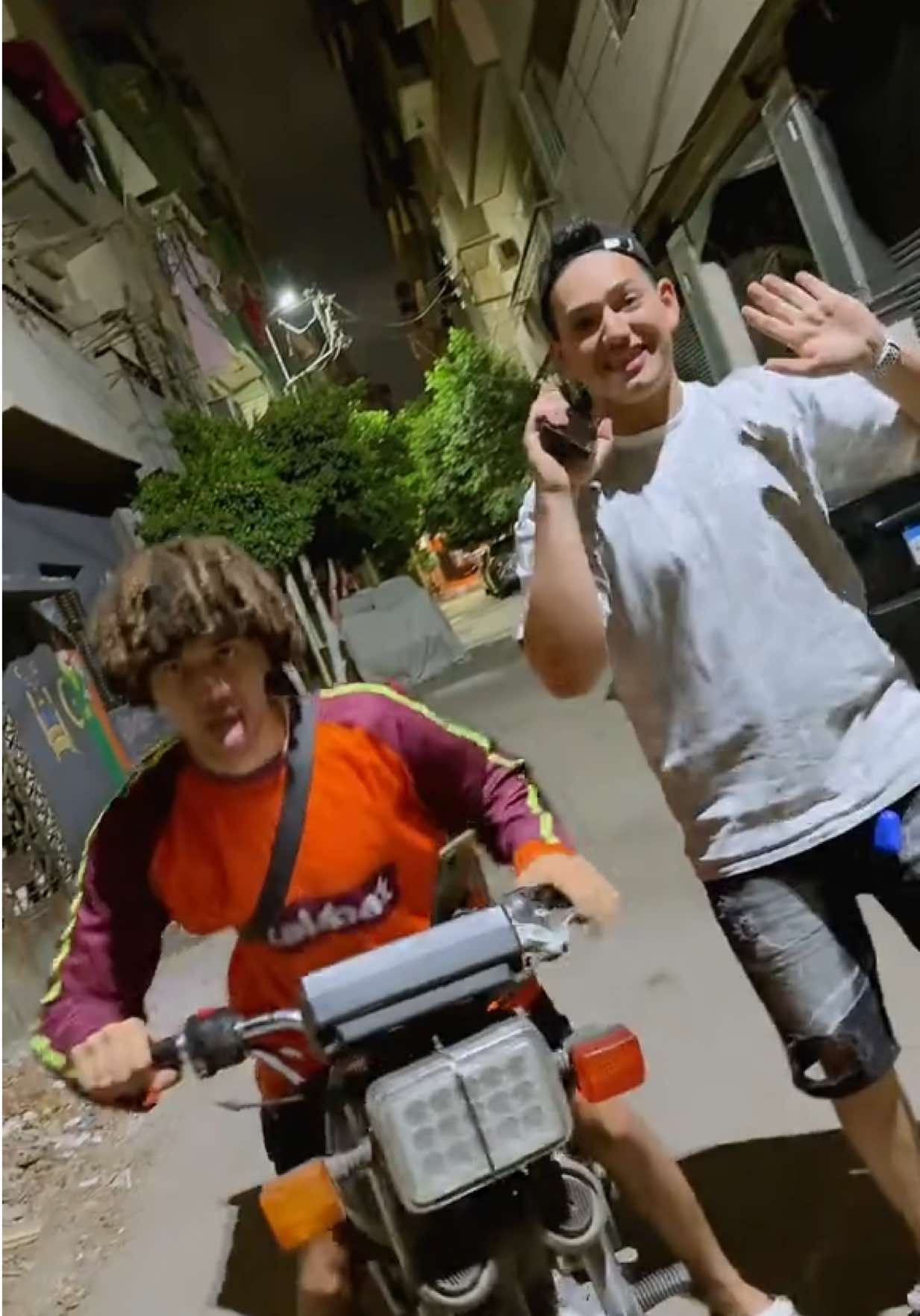 انا شغال طلبات 🛵😂 #viral #foryou #fybシ @Omar Shawar 
