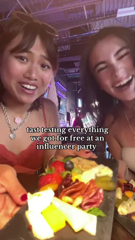 📍 sim racing south barrington w/ @hannah💐 !!! #influencer #Foodie #barringtonillnois #chicagobars #foodreview #josieliu #foryoupage #fyppp 