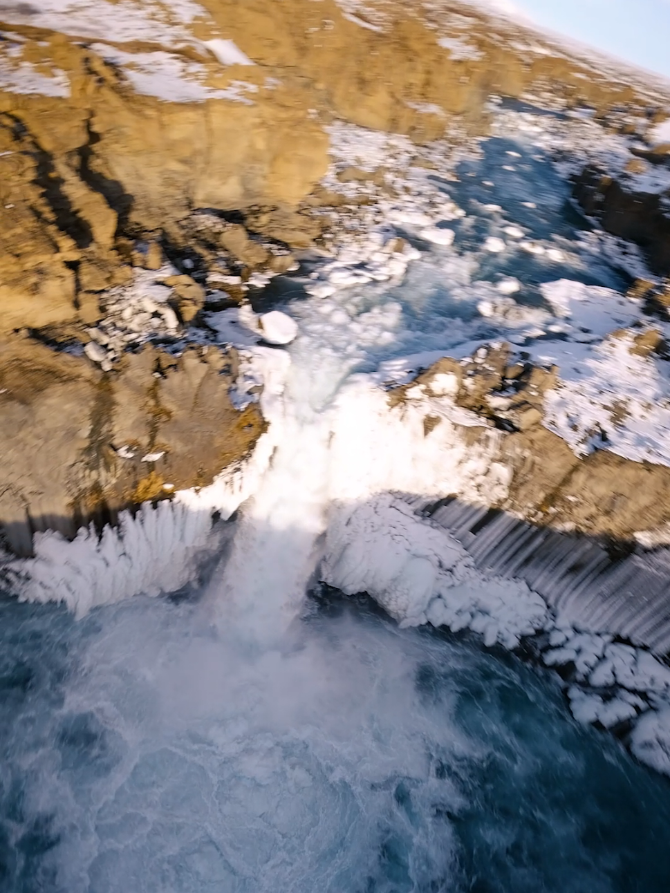 Winter in Iceland 😍 #fpvdrone #winter #foru #fpvcinematic 