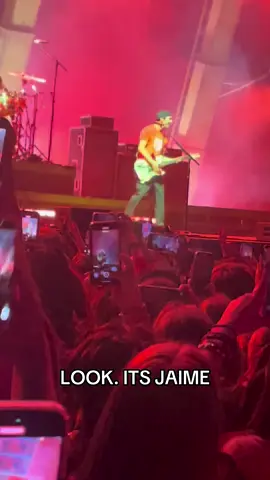 don’t stop get it get it 😊#papa #jaime #jaimepreciado #jaimeptv #ptv #piercetheveil #ichytour #JAIME #jaimemybeloved #dontstopgetitgetit 