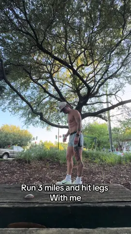 Leg day  Leg press Calf raise Heel elevated squats Rdl Leg extension Finished off with 1000m row #bandana #legdayfit #run #Running #morningmiles 