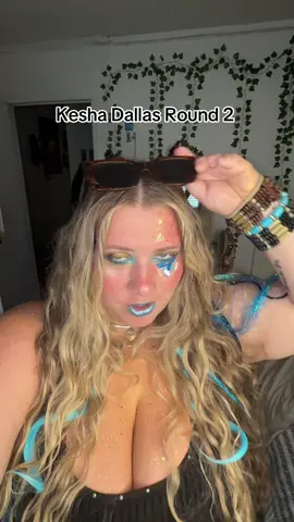 Coming for ya AGAIN @Kesha #kesha #keshaconcert #keshatiktok #glitter 