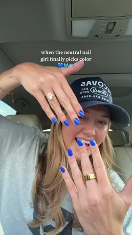 well now I’m acting different 💅🏼  #summernails #nailinspo #bluenails #dndnails #buildergel #cutenails #summernailinspo 