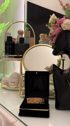 ماشاءالله تبارك الله يزهاني الذهب ✨