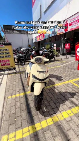 Kamu masih ngejar standar TikTok, aku udah jadi standar dealer Honda resmi! Unit lengkap ✔️ Promo mantap ✔️ Garansi dan servis pasti ✔️ Yuk ke CUN Motor, biar gak cuma viral tapi juga beneran jalan!🤪🥰 #fyp #fypシ #fypage #fyppppppppppppppppppppppp #xyzbca #masukberanda #foryou #cunmotor #oneheart #stylo #stylo160 #madiun24jam #ponorogo24jam #nganjuk24jam 
