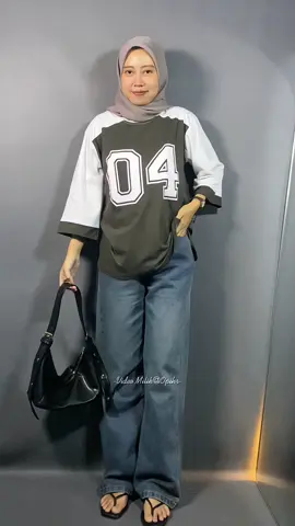 Emang paling nyaman kaosan gini, lengannya 7/8 jd ga perlu manset ✨❣️🫶🏻 #kaosoversize #kaoswanita #OOTD #outfitideas #outfit 