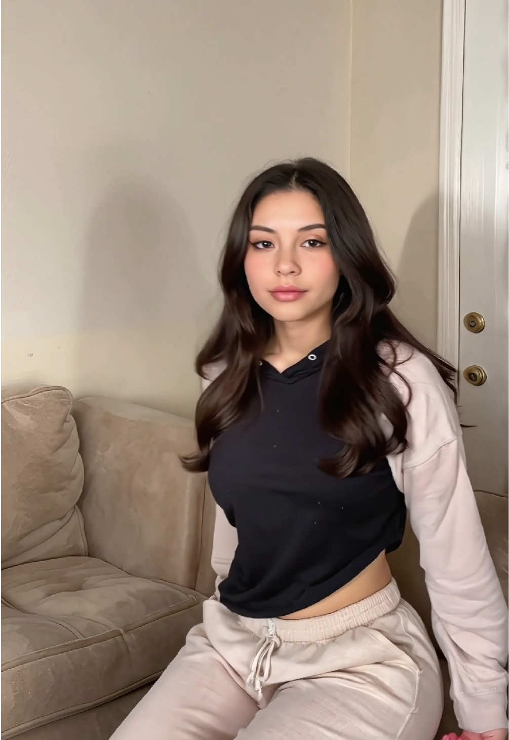 19 years old, Latina & Single 💔 