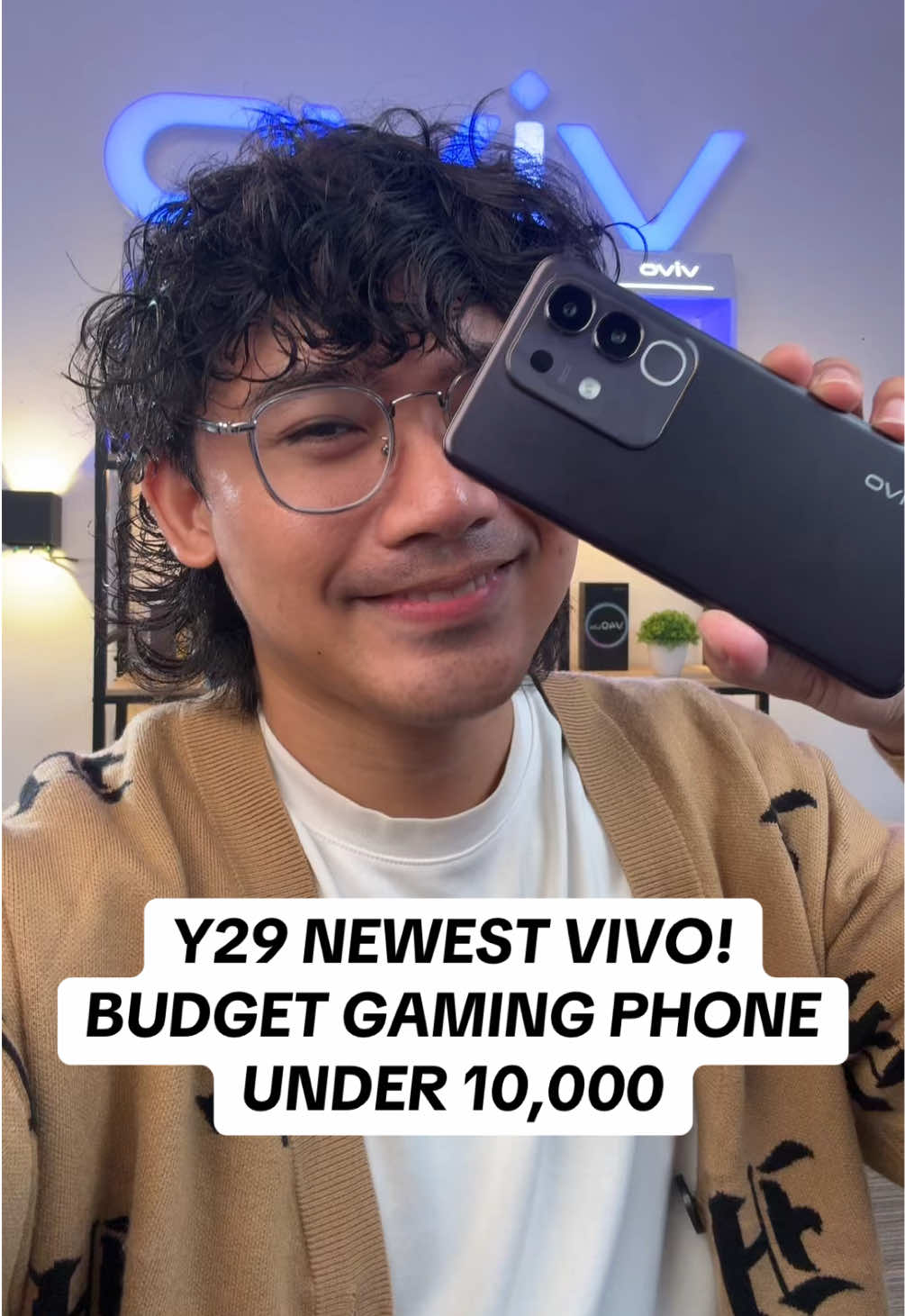 Y29 ang pinakabagong vivo smartphone natin na pwedeng pwede mong macheckout ng mura! ✅ 6500mah BlueVolt Battery ✅ 50MP + 2MP Main Camera ✅ 8MP Selfie Camera ✅ Dual Video ✅ Snapdragon 685 chipset Lahat yan pwede mo makuha ng 8,000 nalang! FREE SHIPPING PA! #vivophilippines #vivoy29 #budgetgamingphone #techtok #miccolosolis #fyp 
