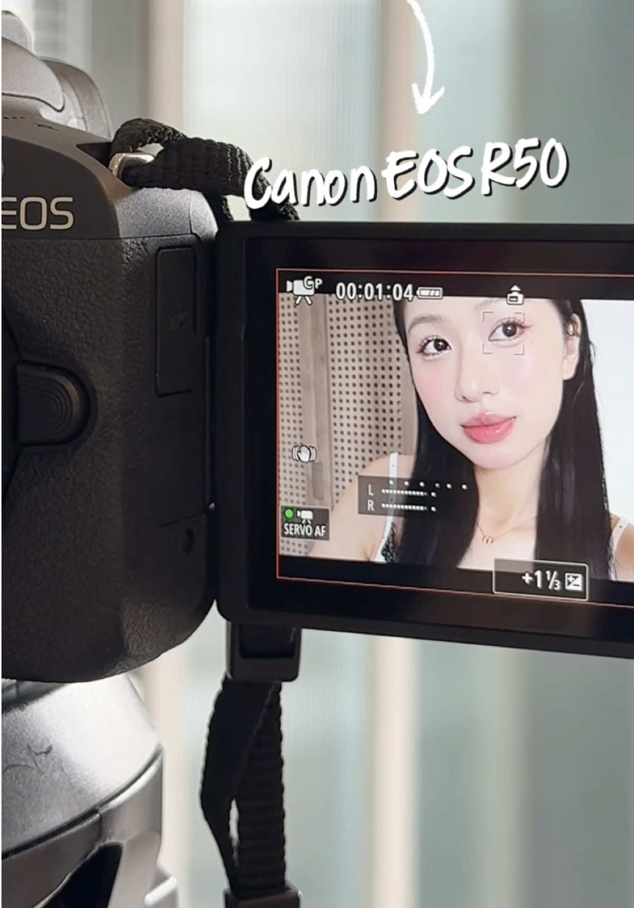 Quyết định đúng đắn khi hốt ẻm :))) #Canon #CanonR50 #tokyocamera 