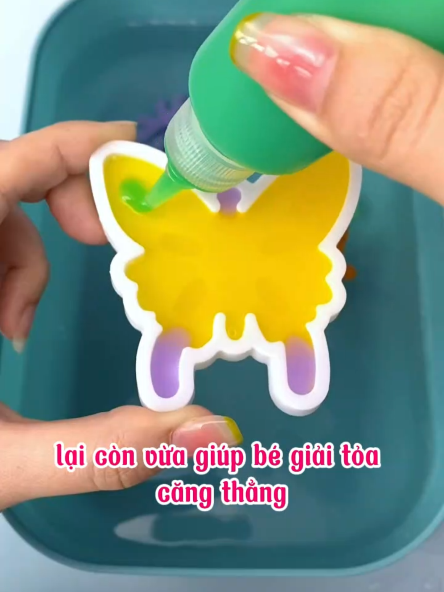 “Mình mua bộ nước ma thuật 3D cho con chơi, bé mê tít! ✔ Nước chuyển thành gel 3D siêu đẹp, có thể nặn đủ mọi hình dạng ✔ Bé chơi mà không lo dính tay, sạch sẽ, không bẩn quần áo ✔ Rất an toàn, mẹ mình cũng yên tâm Đây là món đồ chơi vừa sáng tạo, vừa giải trí tuyệt vời cho bé mùa hè này!” #nuocmauthach #dochoi3d #dochoisangtao #dochoimuahe #bevesangtao #dohotchobe #mebimuasam #dohocchobe #reviewdochoi #xuhuongtiktok #backtoschool2025 #dochoitreem #dl