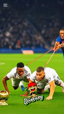 Dembélé doma a Vinicius y Mbappe el balón de oro en la semifinal del mundial de clubes #inteligenciaartificial #memes #ianoticias #memesdelrealmadrid #memesmbappe #iagracios #memesviciusjunior #elmundoencamara #balondeorodembele  #humorgracioso #jajajaja #IA 