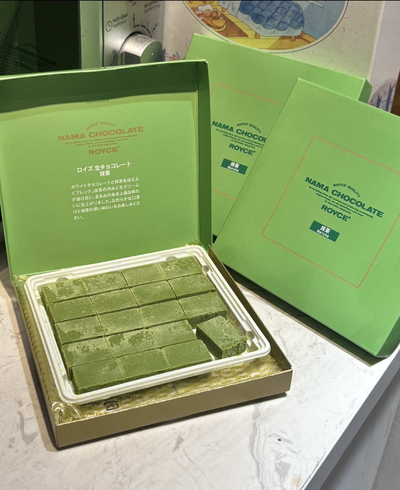 Nama Royce’  cập bến rùi mí bà oiiii 😋🤤 #chocolate #matcha #namaroycechocolate #royce #14elevent #fyp #japan 