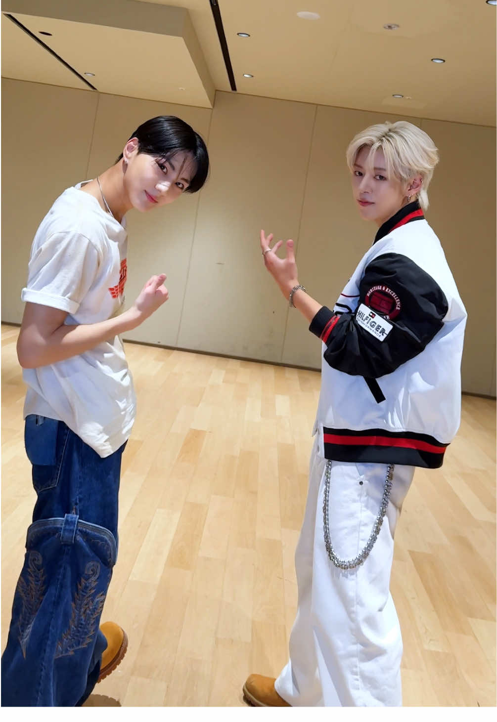 EVERGLOW 🔥with #엔하이픈 #ENHYPEN @enhypen  #정원 #JUNGWON #NOWZ #나우즈  #진혁 #JINHYUK  #IGNITION  #EVERGLOW #나우즈_EVERGLOW 