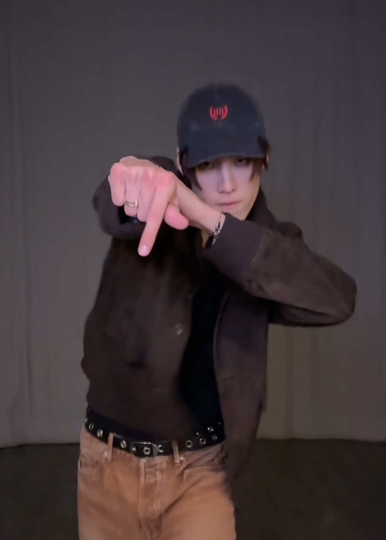 BLOODY A IS IN THE BUILDING 💪💥 #ALANpasawee BUS - BOSS IN THE BUILDING OFFICIAL MUSIC VIDEO OUT NOW! : https://youtu.be/C97iWCAJ61w MUSIC ON ALL STREAMING 🔗: https://busbecauseofyouishine.lnk.to/BOSSINTHEBUILDING #BOSSINTHEBUILDINGchallenge #BUS_BOSSINTHEBUILDING #BUSbecauseofyouishine #SONRAYMUSIC