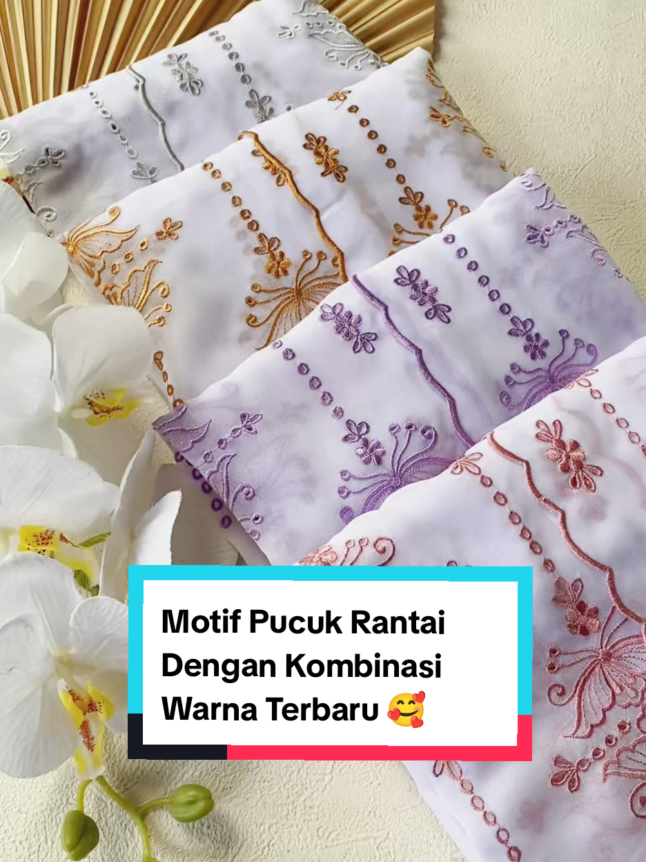 Kalau kalian lagi cari kebaya cantik yang manjalita, ini dia jawabannya!. Look-nya tuh cantik, modis, dan elegan parah! Bordirannya tuh nggak terlalu besar atau kecil, jadi cocok banget dipakai untuk model kebaya apa aja – dari yang klasik sampai kekinian 💃 📌 Bisa request warna kain & bordiran juga loh! Mau beli kainnya aja bisa, atau langsung dijahit kayak yang aku pakai ini juga bisa banget!. Untuk pemesanan silahkan klik link di bio atau bisa kunjungi ke Store Kebaya Premium Bali #fyp #outfit #outfitideas #kebayapremium #berkain #xybca #bali #kebayawisuda #kebayamodern #kebayabali #kebayamurah #pesonaindonesia #nusantara #womenfashion #endekgurita #kebaya #busanabali #denpasar #badung #indonesia 
