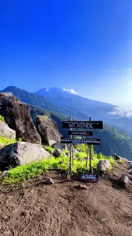 Sunlight view #fypシ  #xnybca  #berandafyp  #foryoupage  #tamanwisatagenilangit  #magetanexplore  #magetanrepost  #magetantourism  #mtkendil1625mdpl 