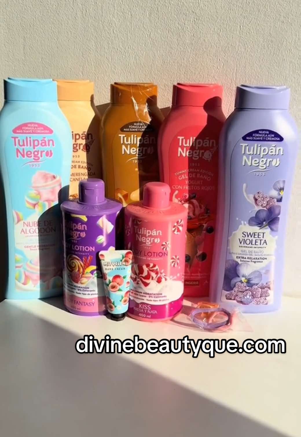 📩 împachetăm împreună o nouă comandă de tulipane . #onlineshopping #comenzi #comenzionline #produsedecalitate #divinebeautyque #fete #cliente #fyp #goviral #bodycare #magazinonline #ingrijire #ingrijireapielii #bodycareroutine #bodycareroutine #SmallBusiness #tulipan 