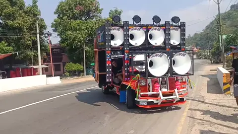 MKK လော်ဖစ်သံ