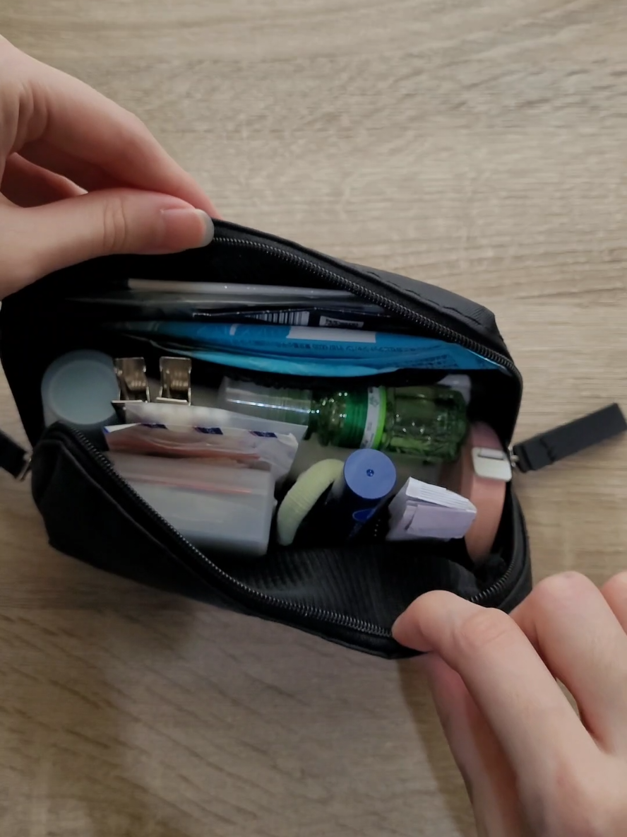 I took this pouch in EVERY purse i carry no matter how small 🥰 #whatsinmybag #essentials #fyppp 