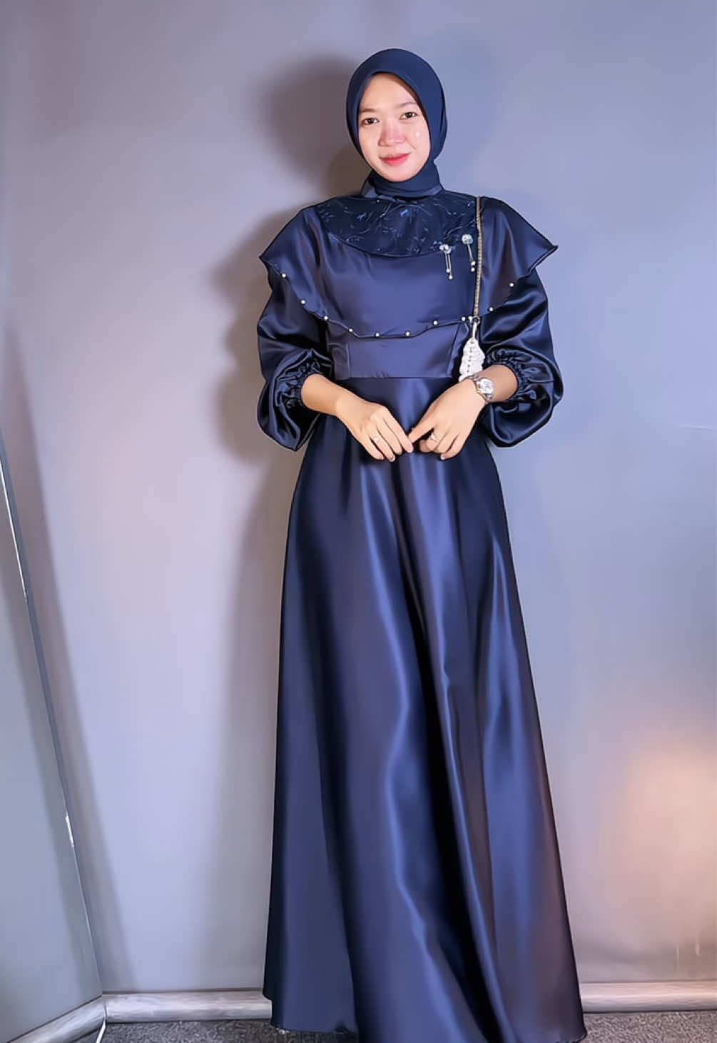 Ga kalah cakep yaa versi warna navy nya💙🔥 #dress #dressatin #dreslebaran #dresmurah 