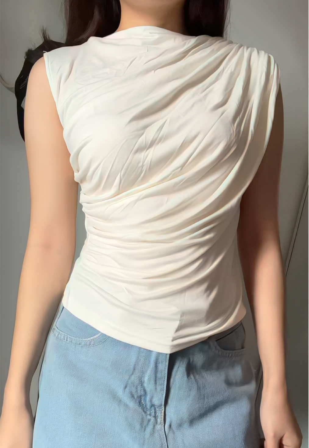 Sukaaaa banget , cantik look nya #OOTD #outfitinspo #atasanwanita #ideoutfit 