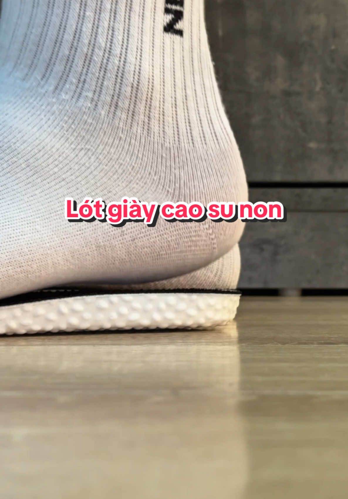 Loat giày cao su non đàn hồi mềm êm cả nam cả nữ đều dùng được và phù hợp với mọi loại giày 😍 #lotgiay #sneaker #giày #thethao 