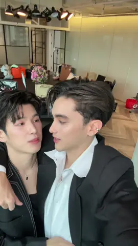 วิ่งไปไหน555 @ช้างไม่น้อยนะค้าบบ  #boysvibetheproject #changjyp  #tinowachirawit #tinobv2 #tinochang