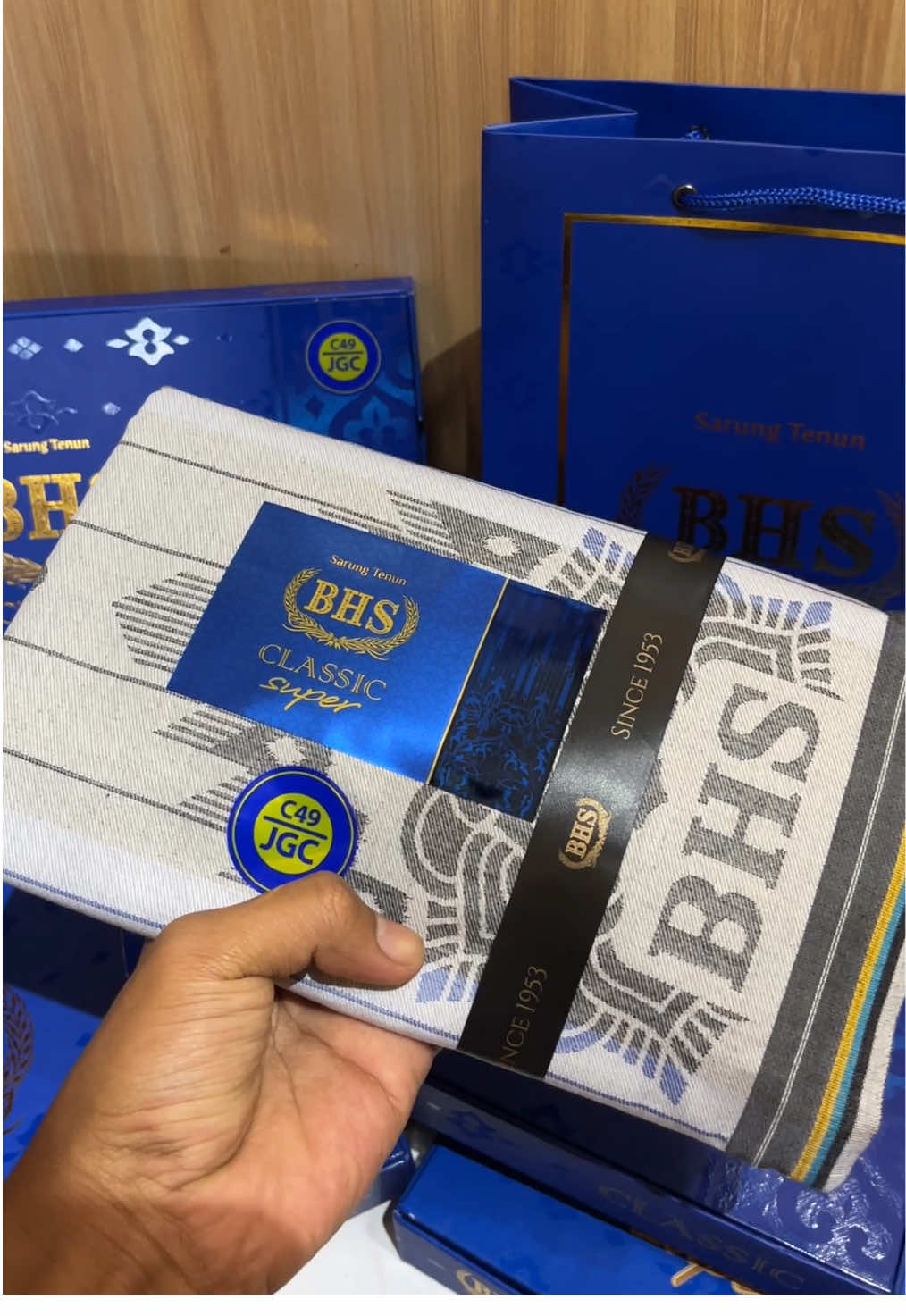 Ready stock bhs classic nya pak bosku,yuk bisa di Co lewat keranjang kuning di atas !!! #sarungbhsofficial #bhs #arabicsong #fyppppppppppppppppppppppp #sarunganasyik #viralvideo #masukberanda 