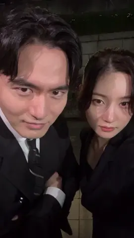 they’re so cute🤏 #jungchaeyeon and #leejinwook joined the trend😆 #esquire #beyondthebar #kdrama #player246 #squidgame3 #netflix #itzy #fyp #foryoupage #foryou 