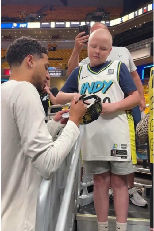 NBA stars and fans' interaction#NBA #basketball #baloncesto #wholesome