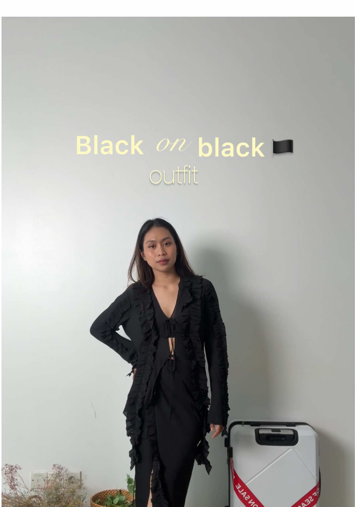 Black outfit is never wrong🥂❤️‍🩹🖤 #outfit #blackoutfit #fitcheck #hm 