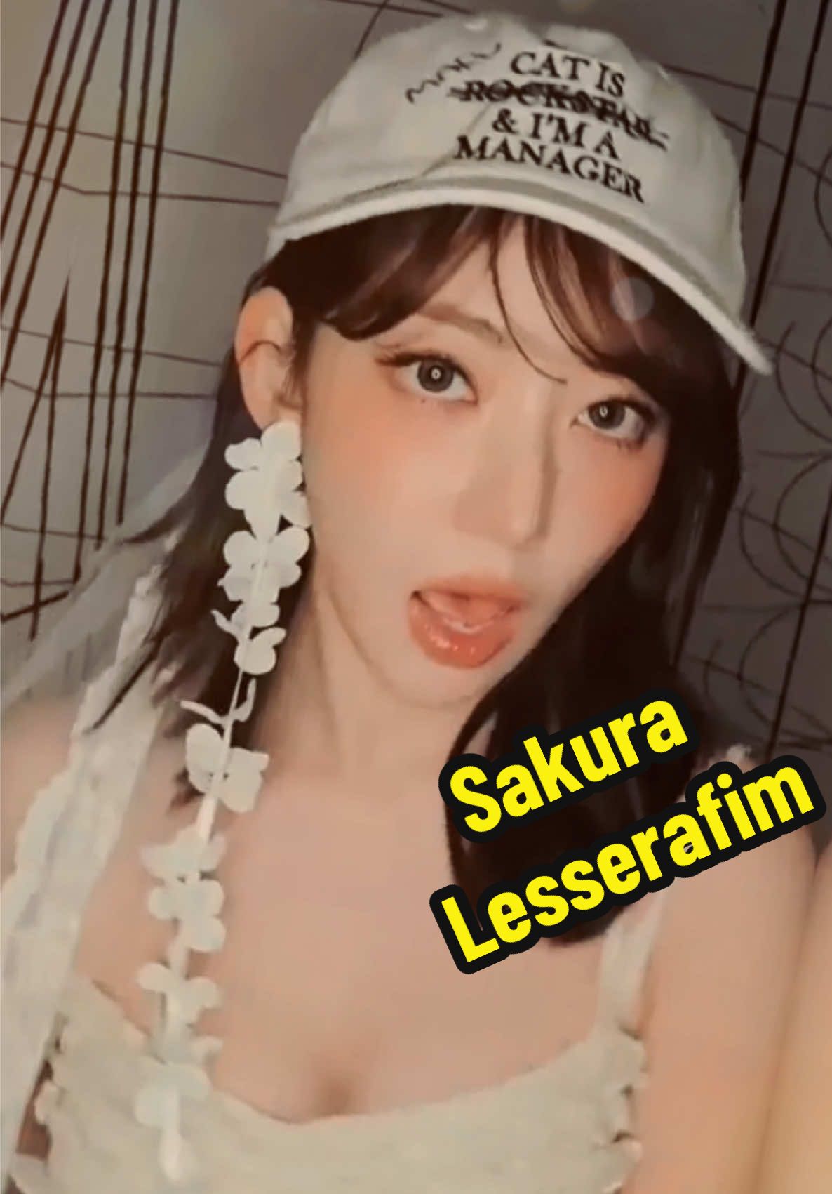 She didn’t say a word… but you love her already. 🔥👁️ #sakura #lesserafim #さくら #kpop #korea #japanese #music #selfie #dance #eunbi #akb #akb48 #sakuramiyawaki #2025