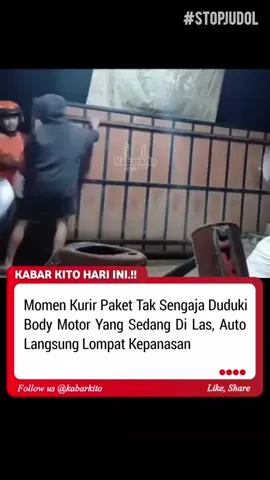 Sebuah video viral memperlihatkan momen lucu yang terjadi di daerah Jawa Barat, saat seorang kurir tanpa sengaja duduk di atas body motor yang baru saja selesai dilas. Seketika, kurir tersebut kaget dan langsung meloncat karena bagian pantatnya terasa panas. Peristiwa itu terjadi di halaman rumah pemilik motor, yang tengah memperbaiki kendaraannya. Tak menyadari bahwa bagian bodi motor masih sangat panas akibat proses pengelasan, si kurir refleks duduk dan langsung kepanasan. Aksi spontan sang kurir itu pun mengundang tawa warga sekitar dan netizen yang menyaksikan videonya di media sosial. #jawapos #beritaviral #beritaterkini #trending