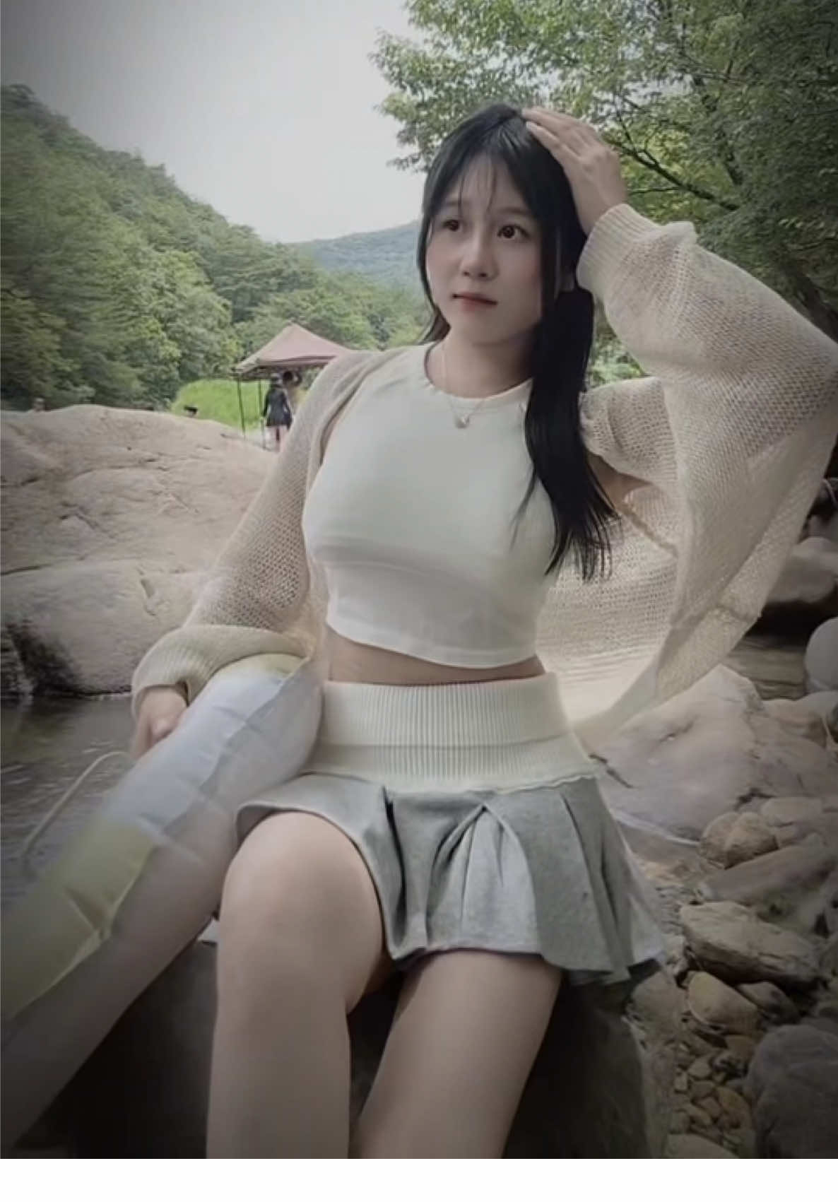 Trời sinh bản tính hiền lành, đem ra phơi nắng lại thành hiền khô 🐚🪸#vitaminsea #vietnamesegirl #loveyourself❤️  #vibe 