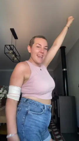 Solo quería enseñaros mi pelo🤭🤭 #pelo #latina #forever #karolg #guapa #pelazo #rubia #fyp #viral #parati #foryour #foryoupage❤️❤️ 